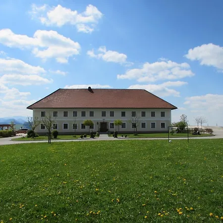 霍楚博格特酒店 *